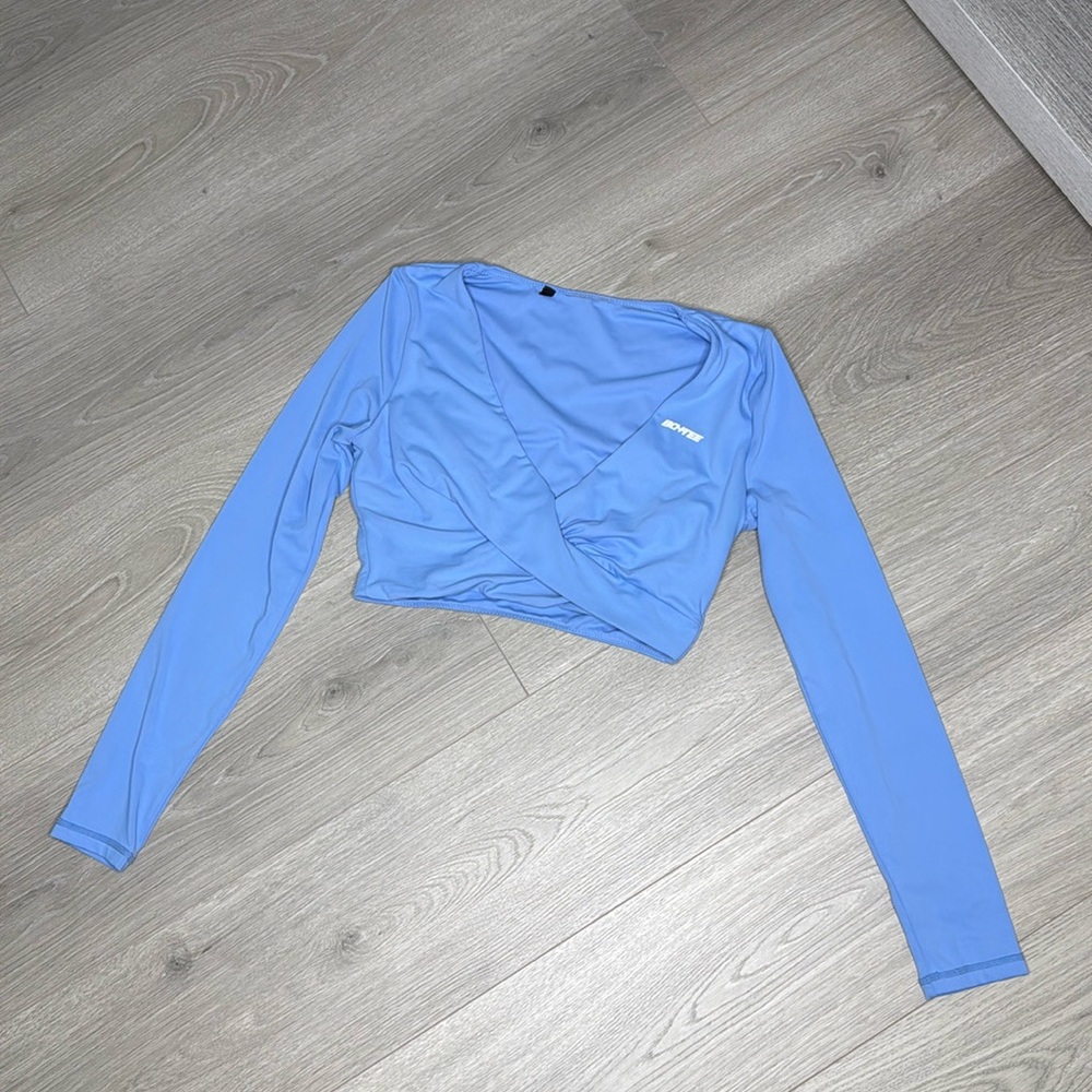 LONG SLEEVE CRO TOP💙 BO+TEE BRAND. USED LIKE NEW!